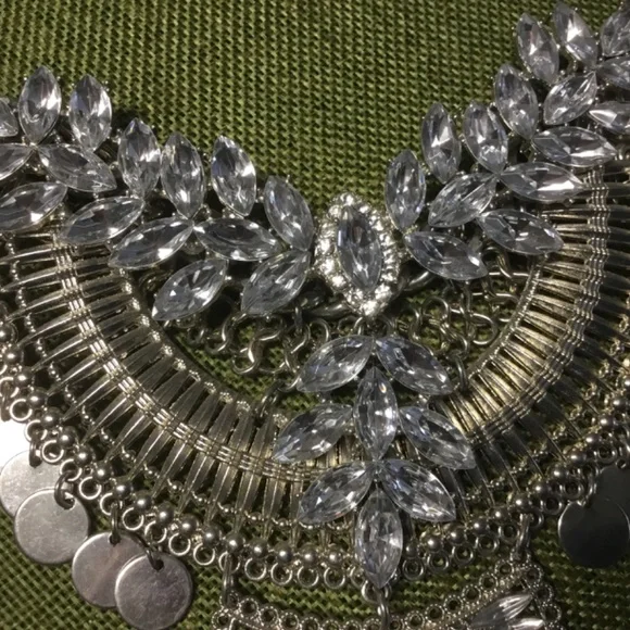 Prom/Wedding Rhinestone Collar Necklace - Picture 13 of 13